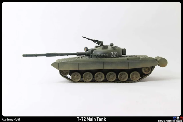 Maquette du char T-72 Academy au 1/48.