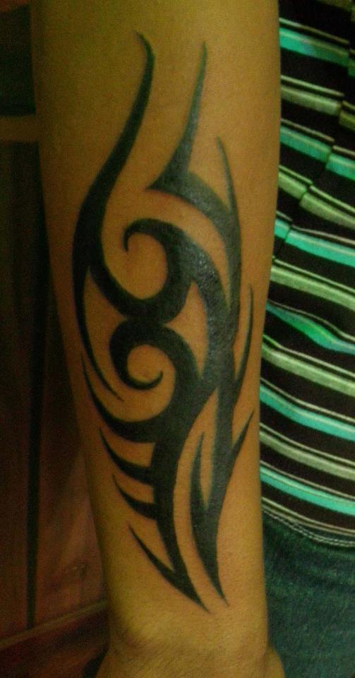 Tattoos Designs, Pictures And Ideas: Tribal Tattoo On Men Right Arm - Tribal+Tattoo+On+Men+Right+Arm