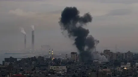 إسرائيل تطلق العنان لغارات جوية على غزة