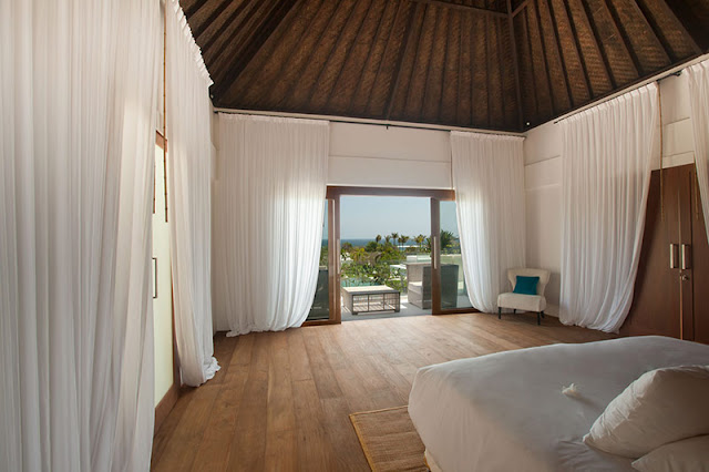 Picture of large tropical bedroom with the view