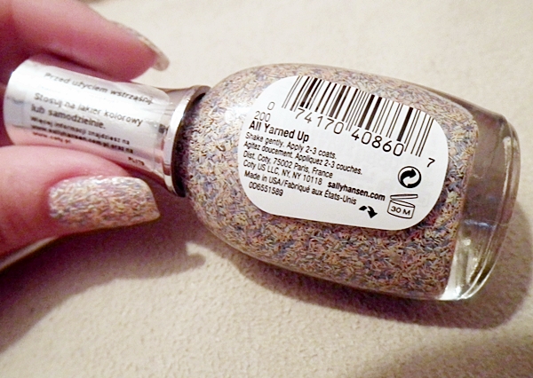 Sally Hansen, manicure, fuzzy coat, All Yarned Up, włóczka na paznokciach, wizaż