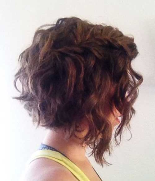 Natural wavy short layered hairstyles