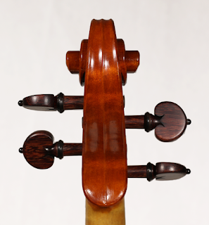 Copy of a Stradivarius Violin Head by Nicolas Bonet Luthier - Tete d'un violon en copie de Antonio Stradivari