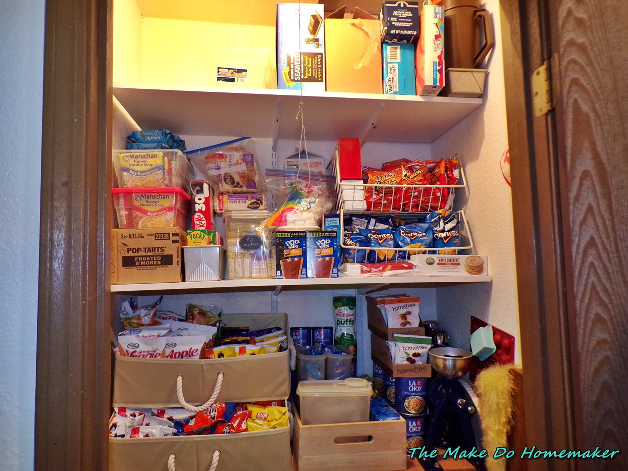 How to Organize Your Tupperware Cupboard for a Couple Bucks (5
