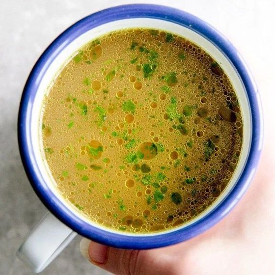 GUT-HEALING VEGETABLE BROTH (AND WHY IT'S BETTER THAN BONE BROTH)