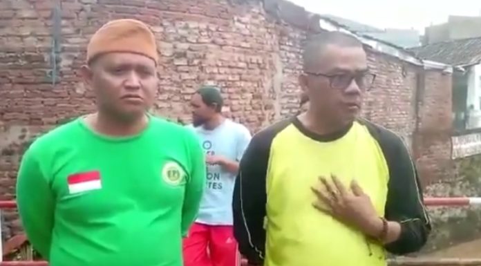 FPI Bantu Warga Garut Usai Banjir, Ketua RT: Pemerintah Tidak Ada!