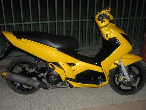 big motorycycle Yamaha Nouvo MX Yellow