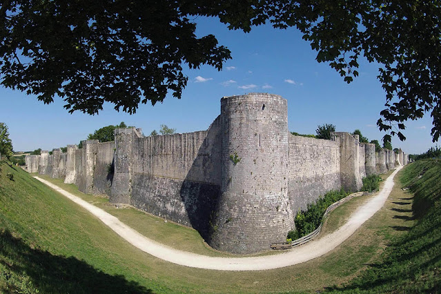 UNESCO WORLD HERITAGE SITES IN FRANCE PROVINS: TOWN OF MEDIEVAL FAIRS