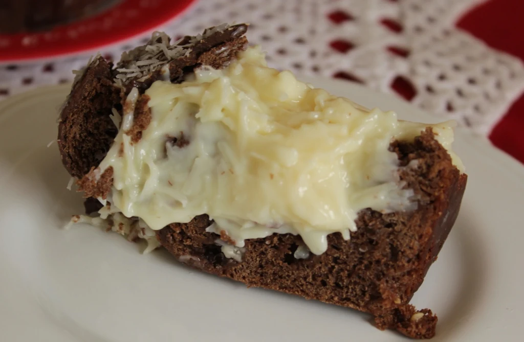 Panetone de chocolate com recheio de Prestígio