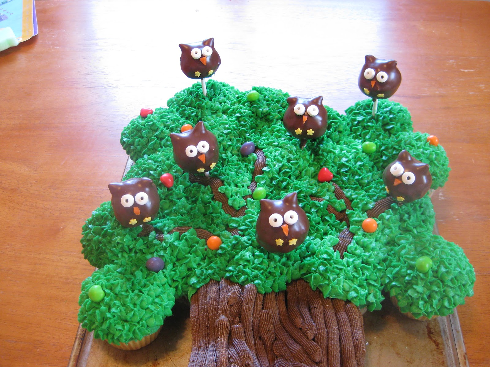 cool cake designs Pull Apart Cupcake Tree with Owl Cake Pops