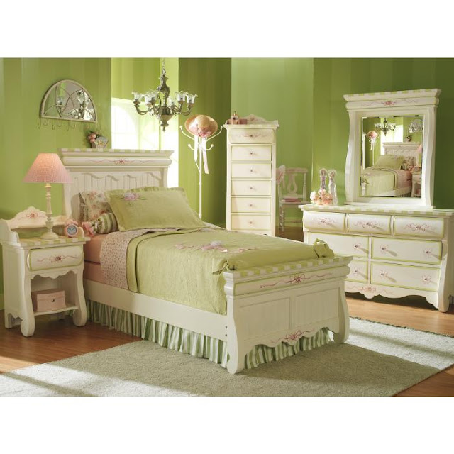 DORMITORIO ESTILO ANTIGUO PARA NIÑAS  ROMANTICO EN VERDE MANZANA CON MUEBLES ANTIGUOS