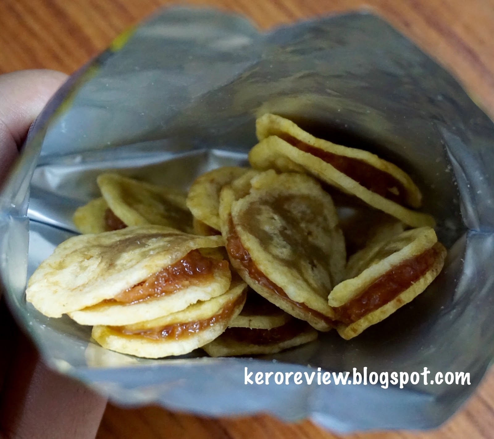 รีวิว บ้านมะขาม กล้วยกรอบแก้วไส้มะขาม (CR) Review Thai Crispy Banana with Tamarind, Tamarind House Brand.