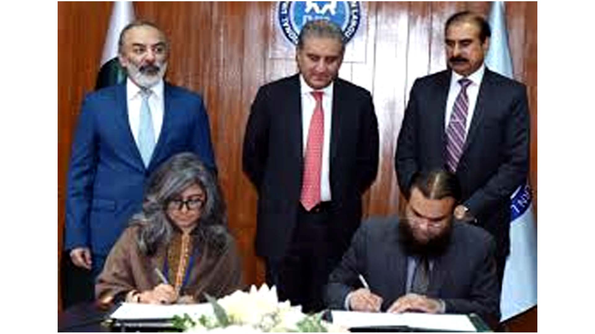 NUML, MoFA sign MoU to cooperate in languages and translations
