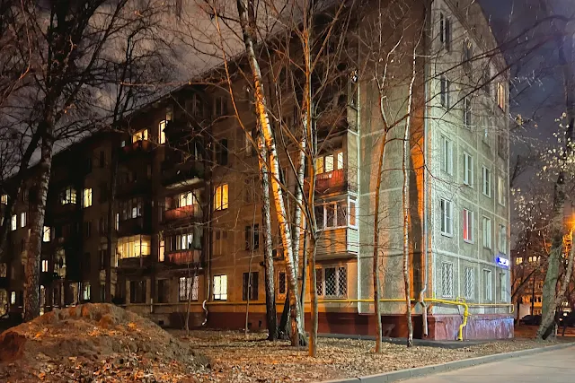 улица Винокурова, дворы, жилой дом 1960 года постройки