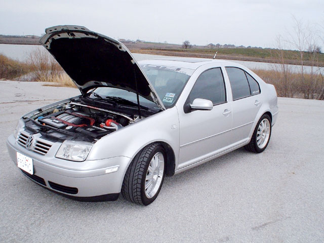  to detail are the characteristics of the Volkswagen VR6 engine Jetta