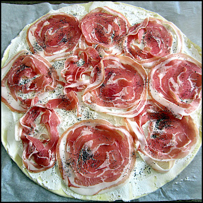 Horas table de Pauline - Roulades à la ricotta, pancetta, roquette, parmesan et graines de sésame.