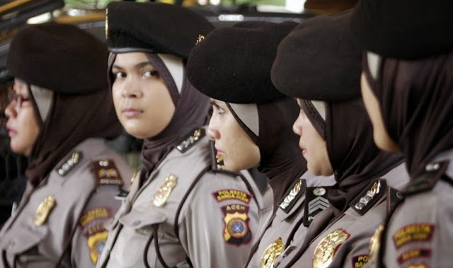 Jilbab Polisi Wanita