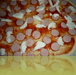 Pizza croccante ai wurstel