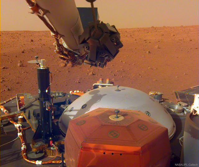 NASA PhotoNews: Sound and Light Captured by Mars InSight