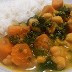 Curry vegetariano de abóbora cabotiã, grão de bico e espinafre