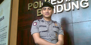 Polisi Ganteng