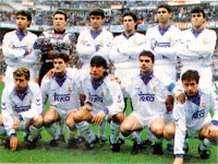 REAL MADRID C. F. - Madrid, España - Temporada 1993-94 - Luis Milla, Buyo, Michel, Alcorta, Fernando Hierro, Luis Enrique; Butragueño, Lasa, Zamorano, Sanchís y Alfonso - REAL MADRID 2 (Fernando Hierro 2) C. D. LOGROÑÉS 1 (Iturrino) - 07/11/1993 - Liga de 1ª División, jornada 10 - Madrid, estadio Santiago Bernabeu - El Madrid se clasificó 4º en la Liga. Benito Floro empezó la Liga como entrenador del equipo y fue susutituido por Vicente del Bosque en la jornada 28