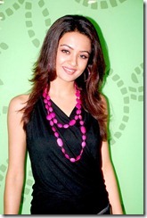 surveen chawla stylish