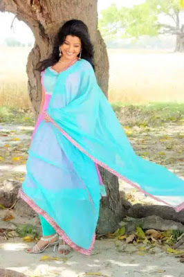 Smiriti sinha saree photo