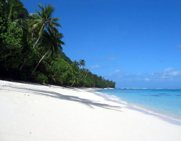 Tropischer weisser Sandstrand