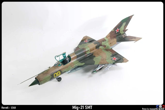 Maquette du Mig-21SMT de Revell au 1/48.