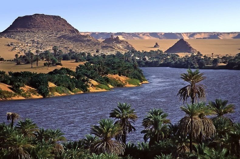 lakes-of-ounianga-6