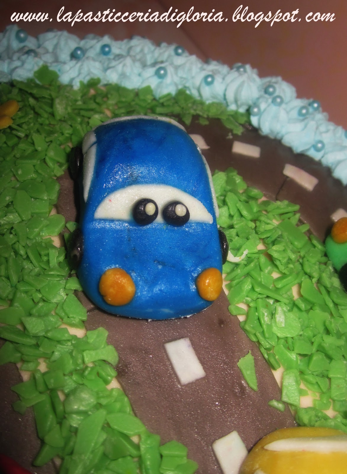 Torta decorata ispirata a Cars da La pasticceria di Gloria su