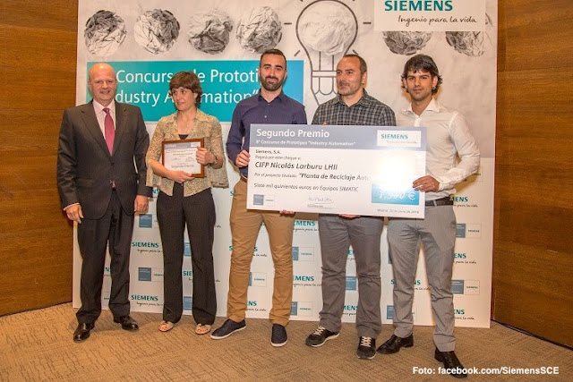 Los estudiantes del instituto barakaldés, con el premio