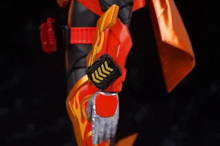 REVIEW SHFiguarts Kamen Rider Fire Gotchard Daybreak/Gotchard Daybreak Steam Hopper, Bandai