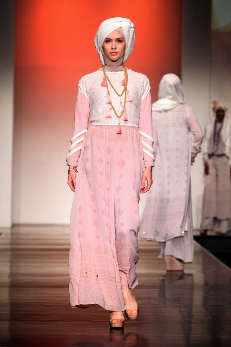20 Foto  Desain Baju  Pesta Muslim  Glamour Terpopuler 