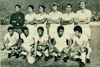 REAL MADRID C. F. - Madrid, España - Temporada 1971-72 - García Remón, Touriño, Benito, Verdugo, Grosso y Zoco; Aguilar, Amancio, Santillana, Velázquez y Anzarda - REAL MADRID C. F. 2 (Aguilar, Amancio) REAL BETIS BALOMPIÉ 0 - 05/09/1971 - Liga de 1ª División, jornada 1 - Madrid, estadio Santiago Bernabeu - En esta temporada, el REAL MADRID obtuvo su 15º TÍTULO DE LIGA, con Miguel Muñoz de entrenador