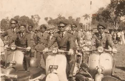 Tentara indonesia dengan vespa kongo