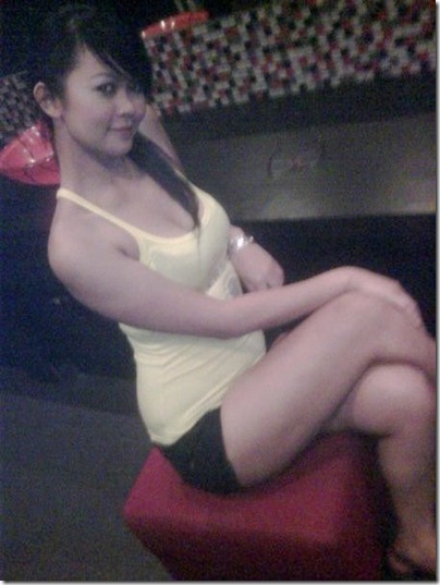 dini spg seksi toge paha mulus2