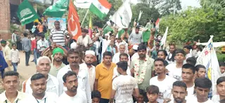 जौनपुर: जश्ने ईद मिलाद उन्नबी में उमड़ी भीड़,अखाड़ो ने दिखाए करतब  | #NayaSaveraNetwork