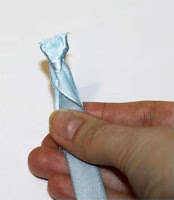How to tie a ribbon in the form of a men's tie ( the way 2)