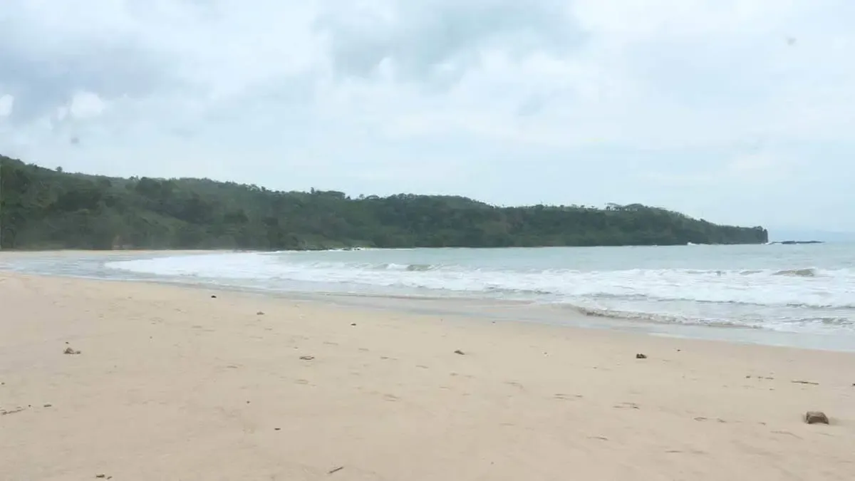 Pemandangan Pantai Seupang