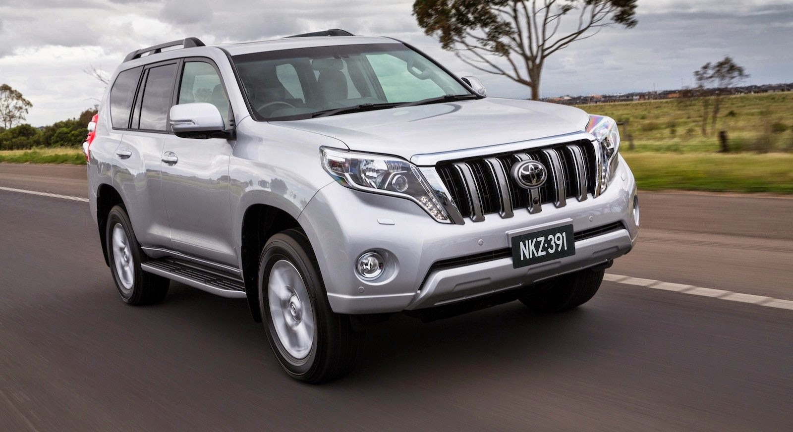 مواصفات Toyota Land Cruiser 2014