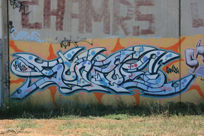 38 Graffiti Unik Keren dan Kreatif 