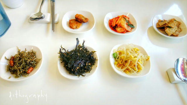 Aneka Banchan di Restoran Korea (반찬)