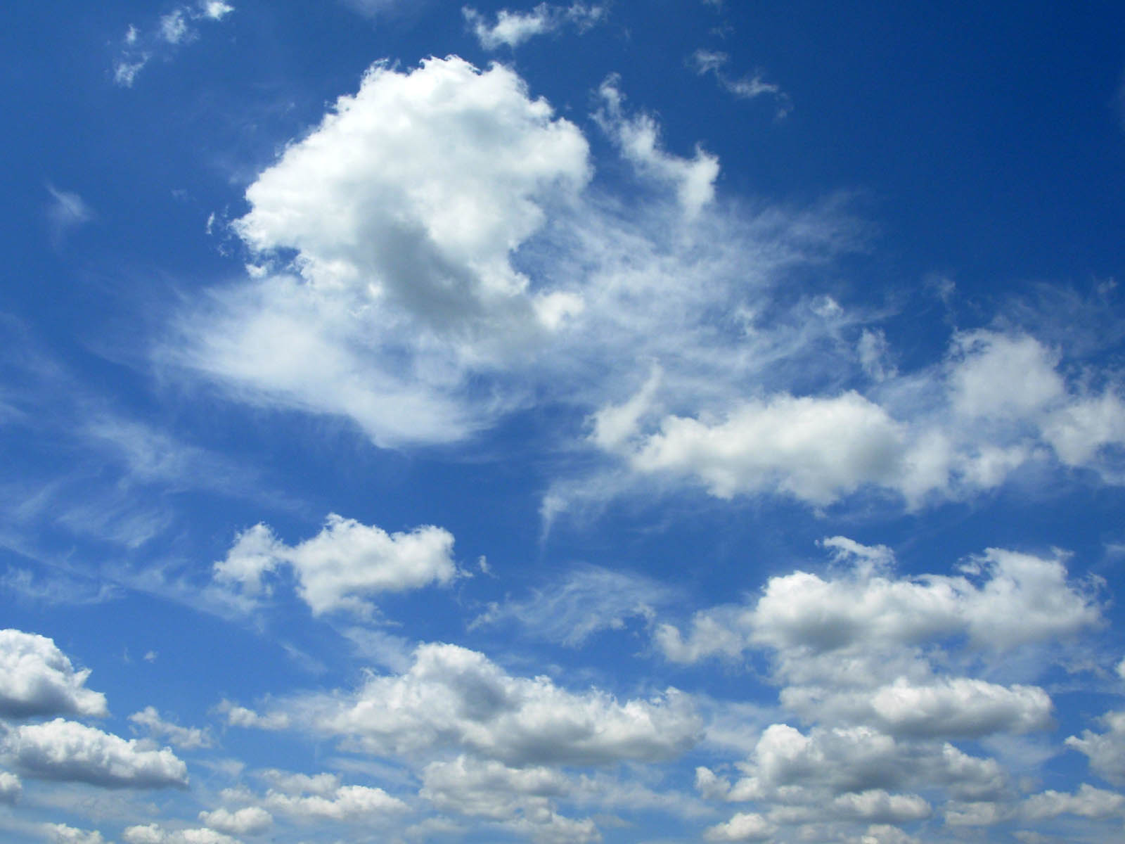 Foto-Foto Langit yang Indah di Siang Hari