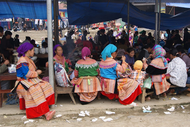 Travel Inspiration From Sunday Morning Market in the Northwest of Vietnam 1