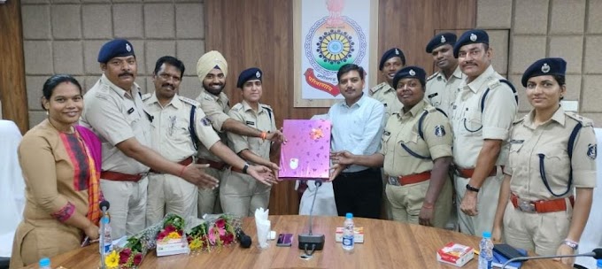 स्थानांतरण पर एसडीओपी को स्मृति चिन्ह भेंट कर दी गई विदाई