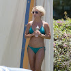 Britney Spears in blue bikini - Papparazi pics