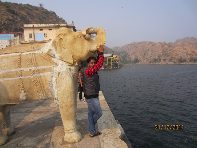 jaismand lake