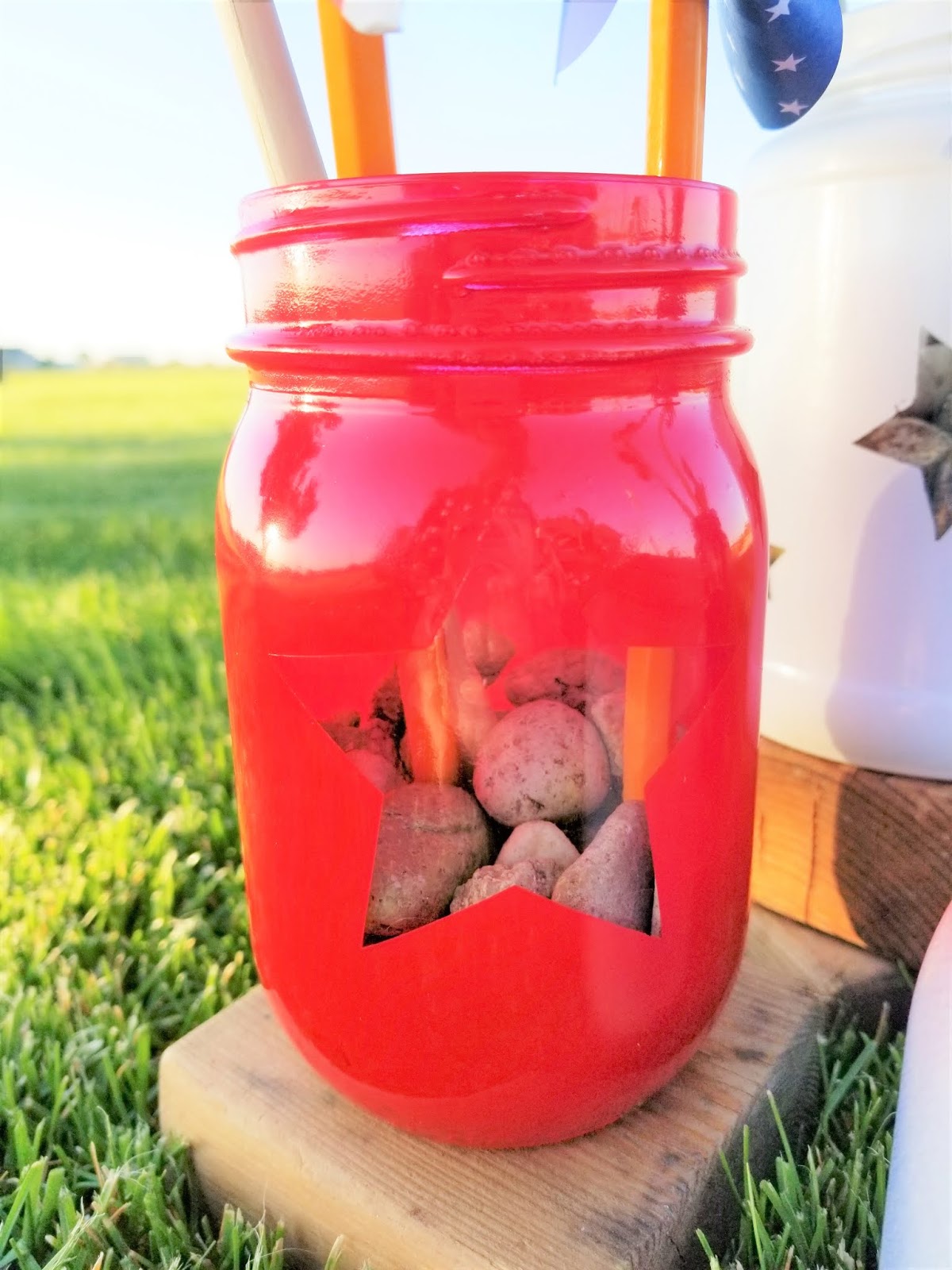 Super Easy Spray Painted Mason Jars – Our Home Made Easy
